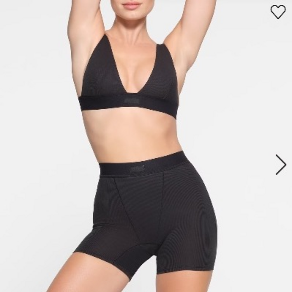 SKIMS Skim cotton ribbed PLUNGE BRALETTE in Black